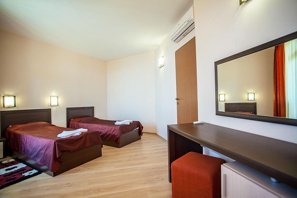Saint Thomas Holiday Village Sozopol Exterior photo